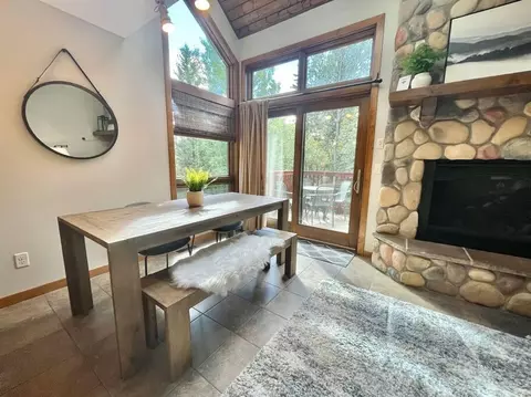 543 Moose Mountain Dr, Lutsen, MN 55612