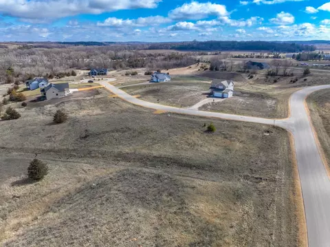 372 Bella Ct, Hudson, WI 54016