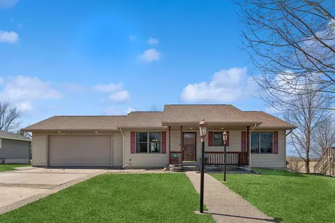 1011 Southgate Dr, Ellsworth, WI 54011