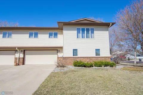 2901 18th St S, Fargo, ND 58103
