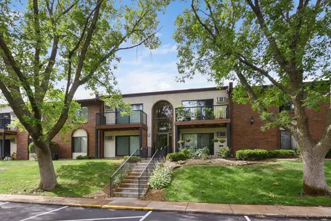 7300 York Ave S #109, Edina, MN 55435