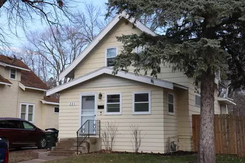 221 Anthony St SE, Willmar, MN 56201 photo 2