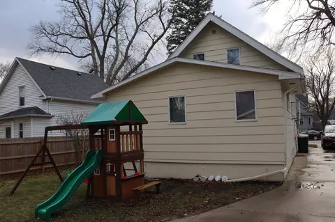 221 Anthony St SE, Willmar, MN 56201 photo 4
