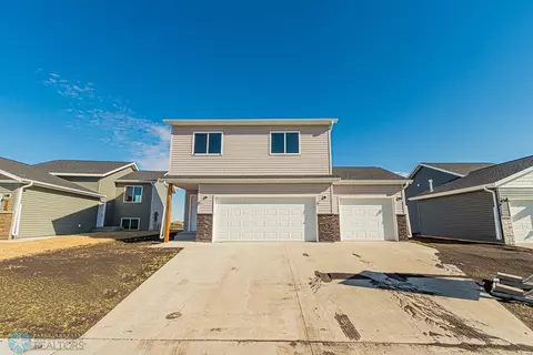 1152 Jill Dr W, Fargo, ND 58047