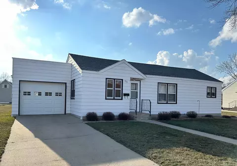 509 Oak St N, Sauk Centre, MN 56378