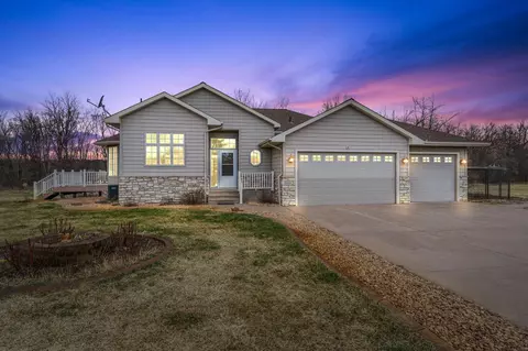 8882 452nd Trl, Harris, MN 55032