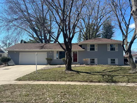 976 Redwell Ln, Apple Valley, MN 55124