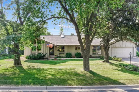 13300 Oakland Dr, Burnsville, MN 55337