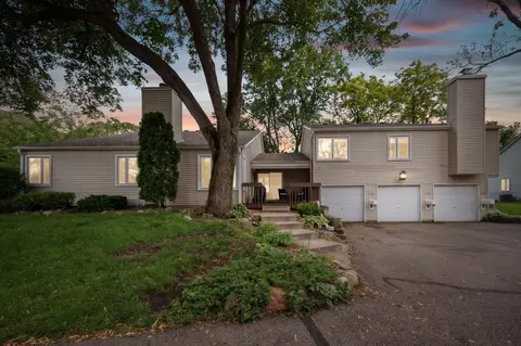 7382 Landau Dr #75, Bloomington, MN 55438