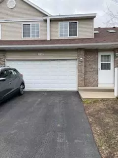 1126 Pecks Woods Dr, New Brighton, MN 55112