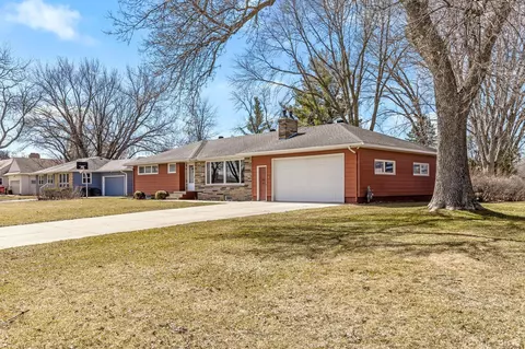 1000 7th St S, Farmington, MN 55024