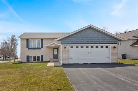 1855 W Shore Dr SW, Hutchinson, MN 55350