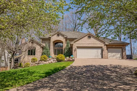 1714 Pondview Ter, Wayzata, MN 55391
