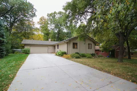 10625 34th Ave N, Plymouth, MN 55441