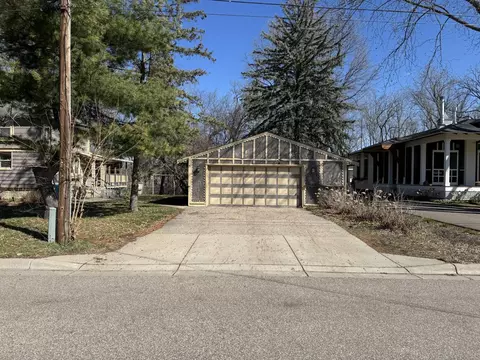 Nnnn 11th Street, White Bear Lake, MN 55110