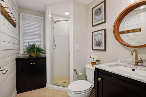 Bath - 18202 Shavers Lake Dr, Deephaven, MN 55391 photo 1 of 7