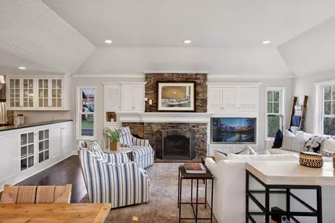 Living - 18202 Shavers Lake Dr, Deephaven, MN 55391 photo 7 of 10