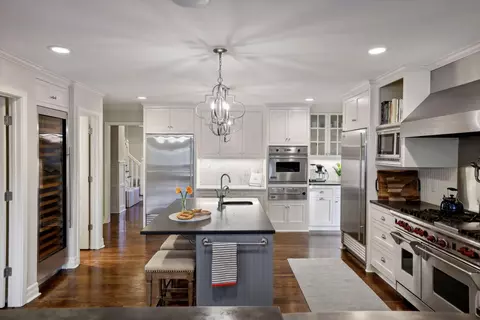 Kitchen - 18202 Shavers Lake Dr, Deephaven, MN 55391 photo 6 of 7
