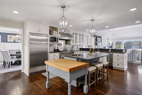 Kitchen - 18202 Shavers Lake Dr, Deephaven, MN 55391 photo 1 of 7