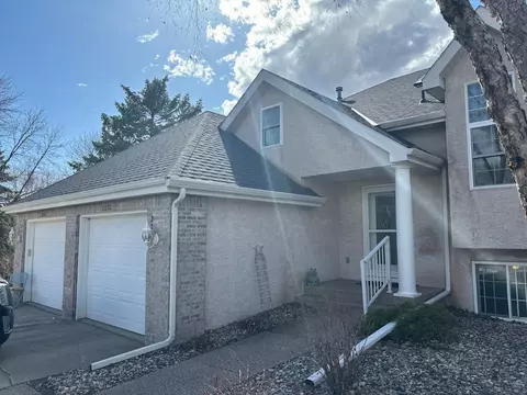 2202 10th Ave SE, Willmar, MN 56201