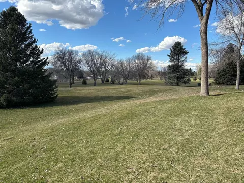2202 10th Ave SE, Willmar, MN 56201 photo 3