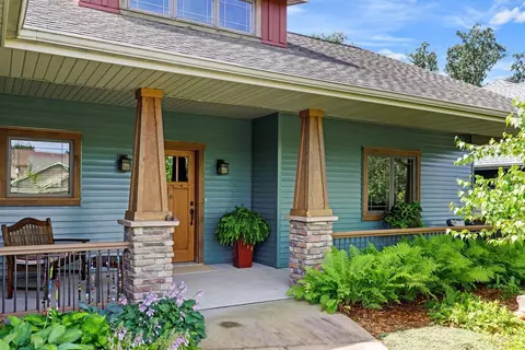 2120 Greenwood Valley Dr, River Falls, WI 54022