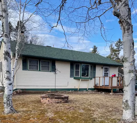 18 Evans Cir, Silver Bay, MN 55614