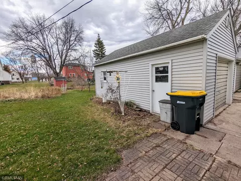 331 S 9th St, Bird Island, MN 55310 photo 2