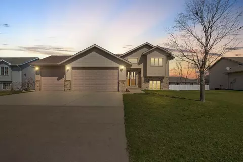 1330 18th St SE, Owatonna, MN 55060