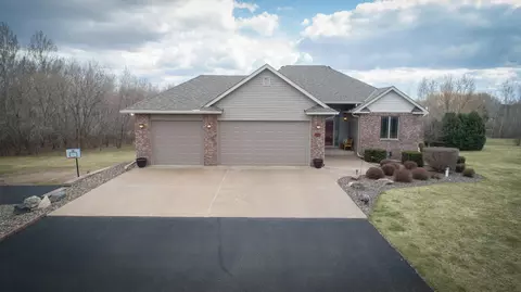 2716 319th Ln NE, Cambridge, MN 55008
