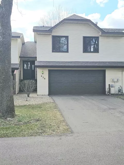 438 Clover Leaf Pkwy NE, Blaine, MN 55434