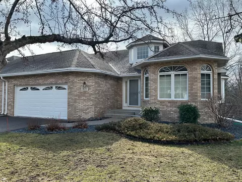 4171 Thornhill Ln, Vadnais Heights, MN 55127