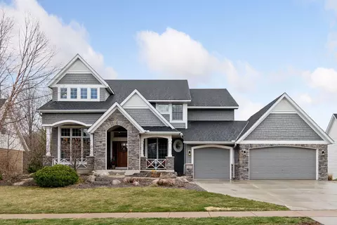 10017 Trails End Rd, Chanhassen, MN 55317