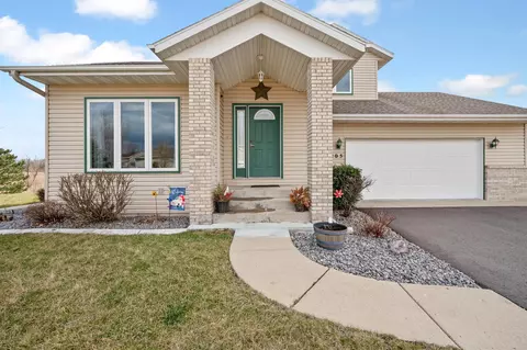 205 Tanager Rd, Mankato, MN 56001