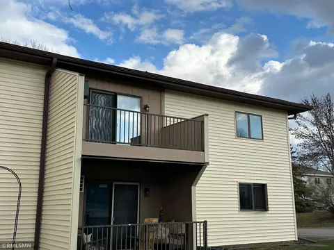 3125 Cory Ln #202, Hastings, MN 55033