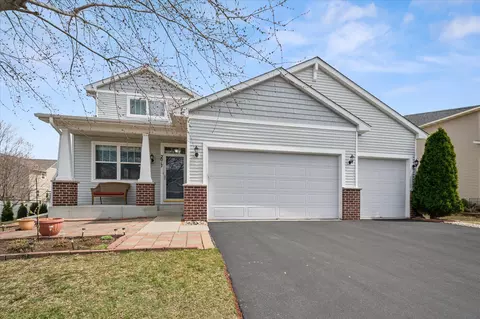 2017 Hackberry Ln, Shakopee, MN 55379