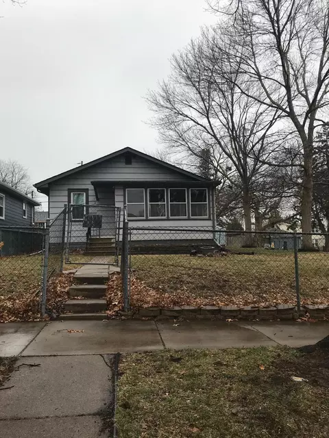 2236 Bush Ave E, Saint Paul, MN 55119