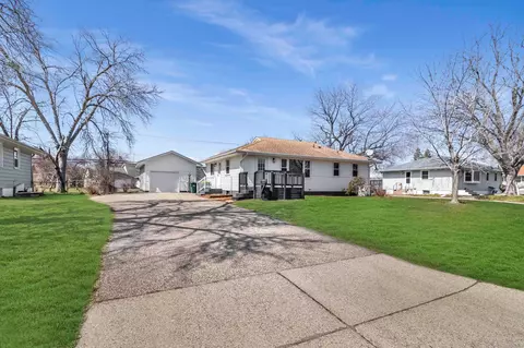6337 Unity Ave N, Brooklyn Center, MN 55429