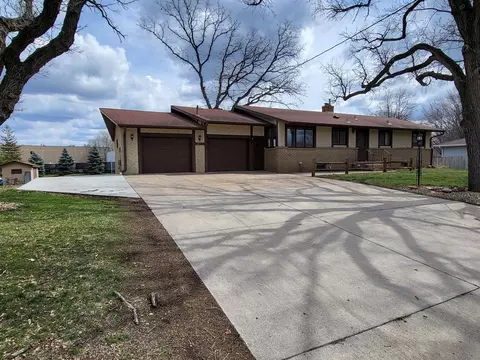 12311 Flag Ave, Savage, MN 55378