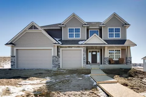 392 Moelter Ln, Hudson, WI 54016
