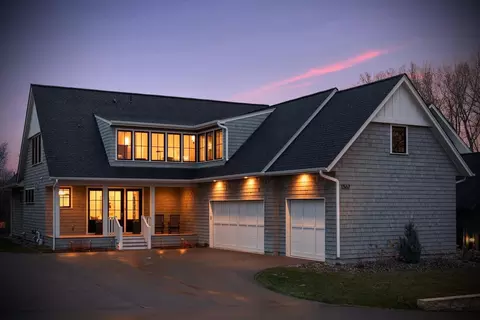 1367 Windy Rdg, Mendota, MN 55150