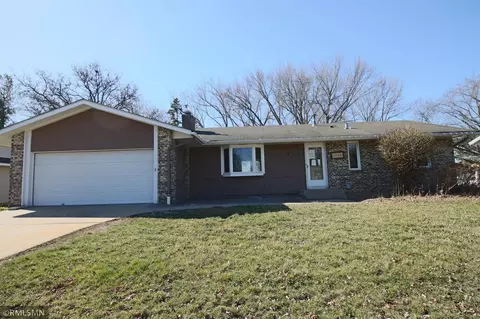 1028 Ramsdell Dr, Apple Valley, MN 55124