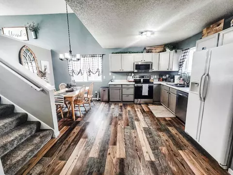 2806 Clara St, Brainerd, MN 56401 photo 2