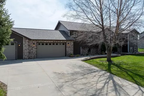 87 Evergreen Ct, Madison Lake, MN 56063