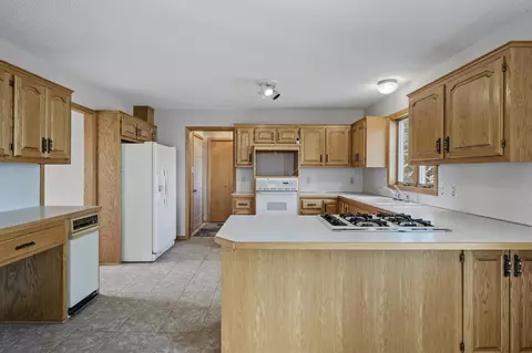 Kitchen - 27975 Thomas Ave, Webster, MN 55088 photo 3 of 8