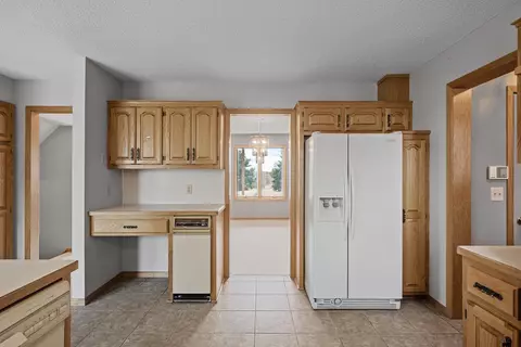 Kitchen - 27975 Thomas Ave, Webster, MN 55088 photo 8 of 8