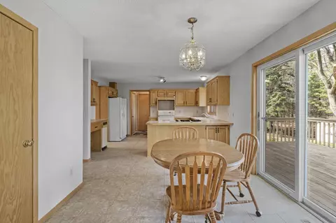 Dining - 27975 Thomas Ave, Webster, MN 55088 photo 1 of 5