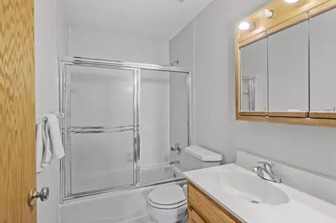 Bath - 27975 Thomas Ave, Webster, MN 55088 photo 3 of 6