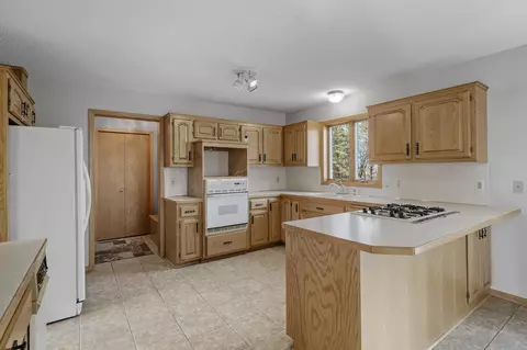 Kitchen - 27975 Thomas Ave, Webster, MN 55088 photo 4 of 8