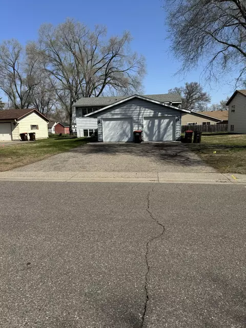 816 12th St W, Hastings, MN 55033